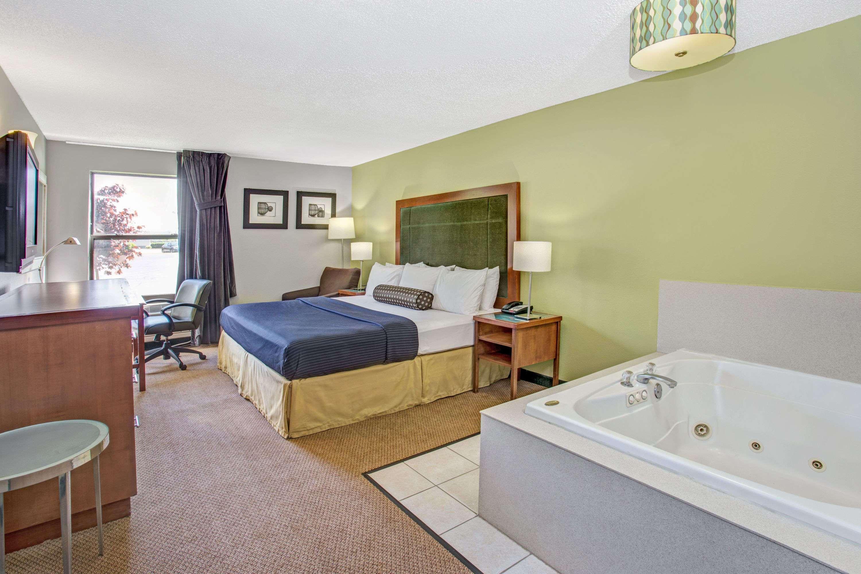 Days Inn By Wyndham Great Lakes Naval Base North Chicago Zewnętrze zdjęcie